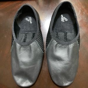 Leo by Bloch girl’s black Jazz Shoes size 10